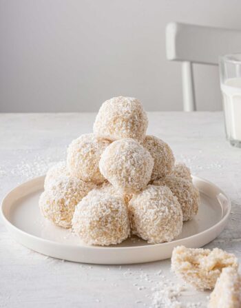 Rava Ladoo